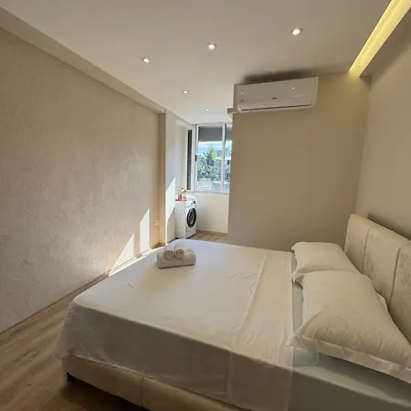 Prayla Luxury 21 Apartment *